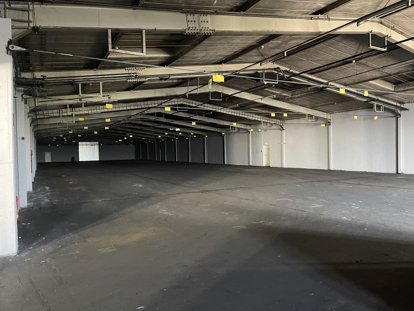 10.430 m² Hallenfläche zur Miete im Gewerbepark Hunderdorf