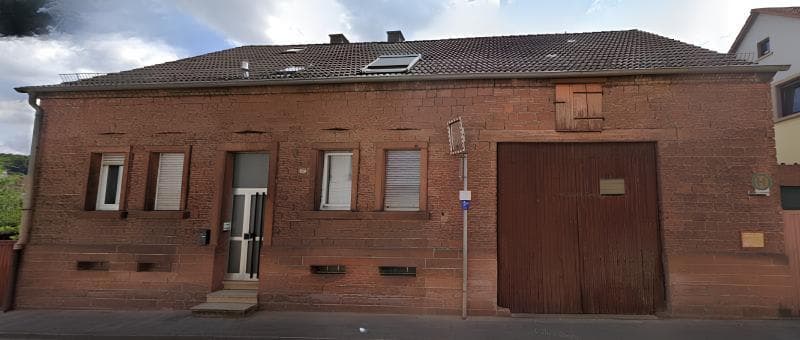 Großes Einfamilienhaus auf 1.500 m² Grundstück mit Scheune & attraktivem Entwicklungspotenzial