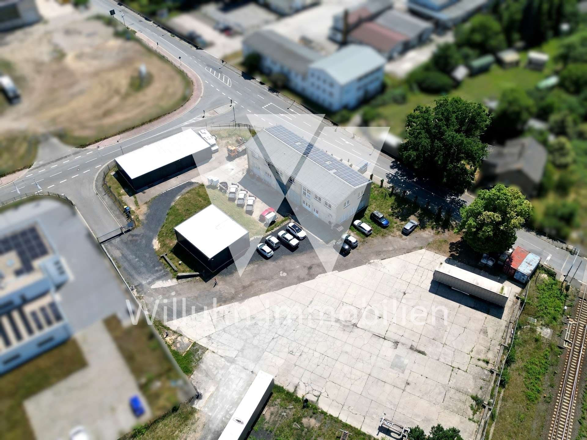 Bürogebäude I Moderne Hallen I Werkstätten I Lagerhallen I großes Grundstück