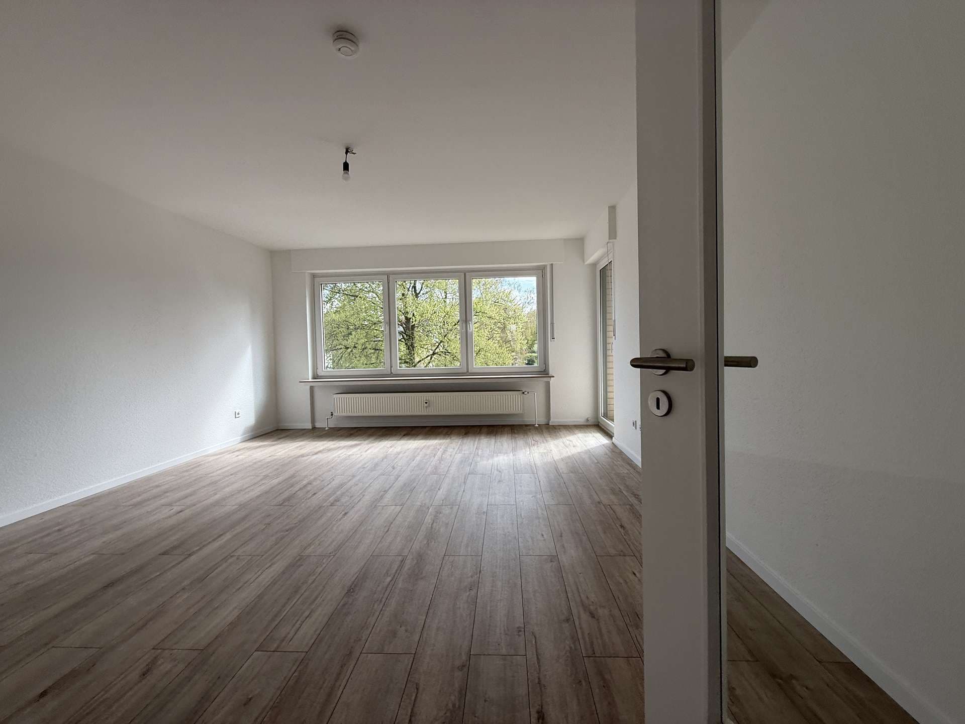 Sanierte 3-Zimmerwohnung mit extra Homeoffice-Zimmer, in top Lage von Bückeburg