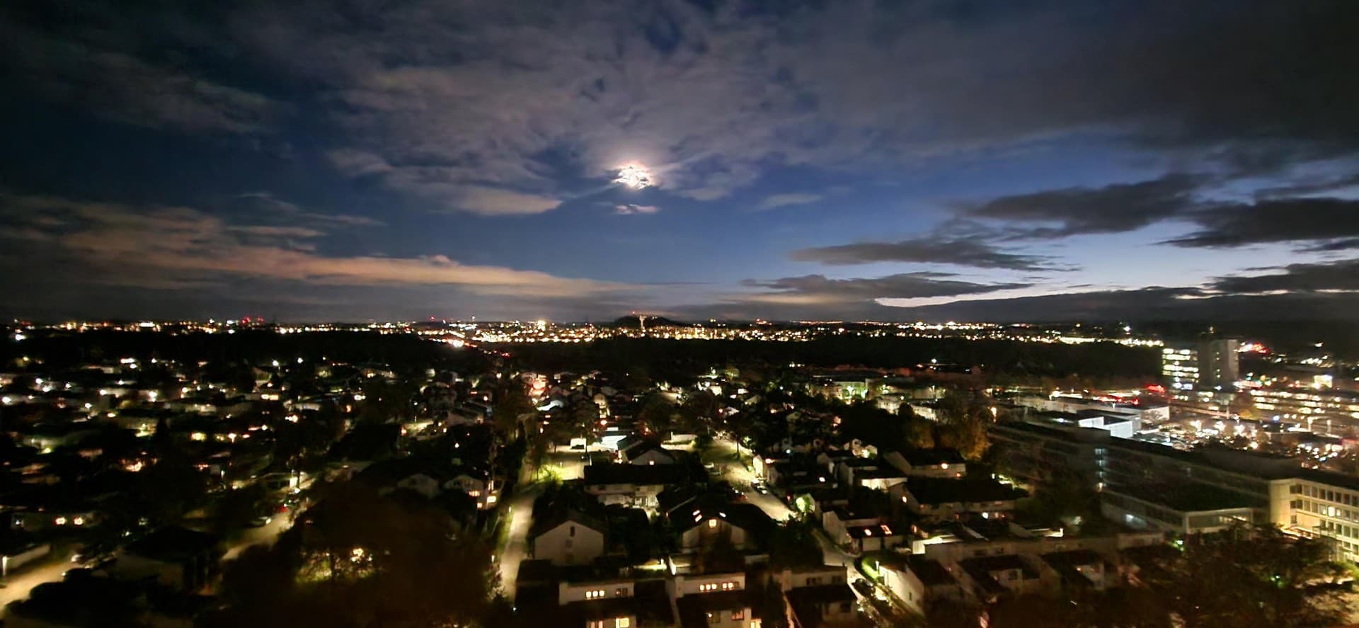 Bezugsfreie 4-Zi.-Wohnung inkl. TG-Stellplatz & Traumaussicht!