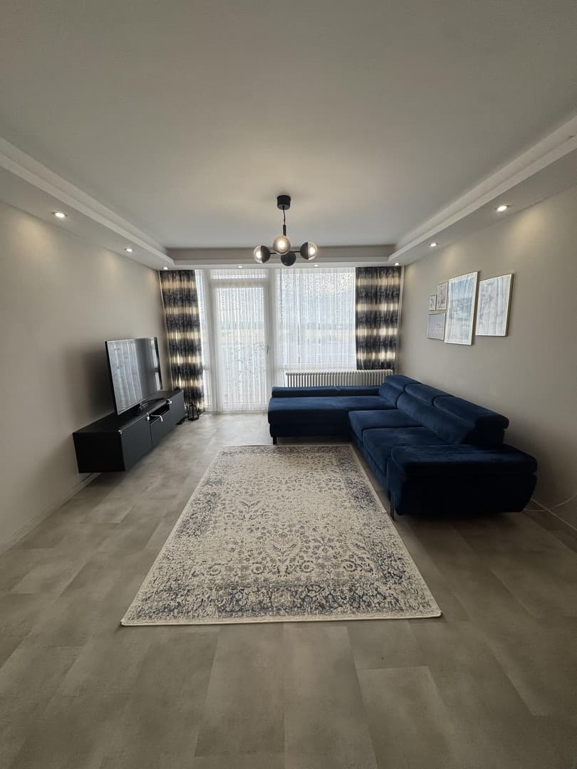 Provisionsfrei, Stilvoll modernisierte 3-Zimmer-Wohnung mit Skylineblick und Loggia in Liederbach