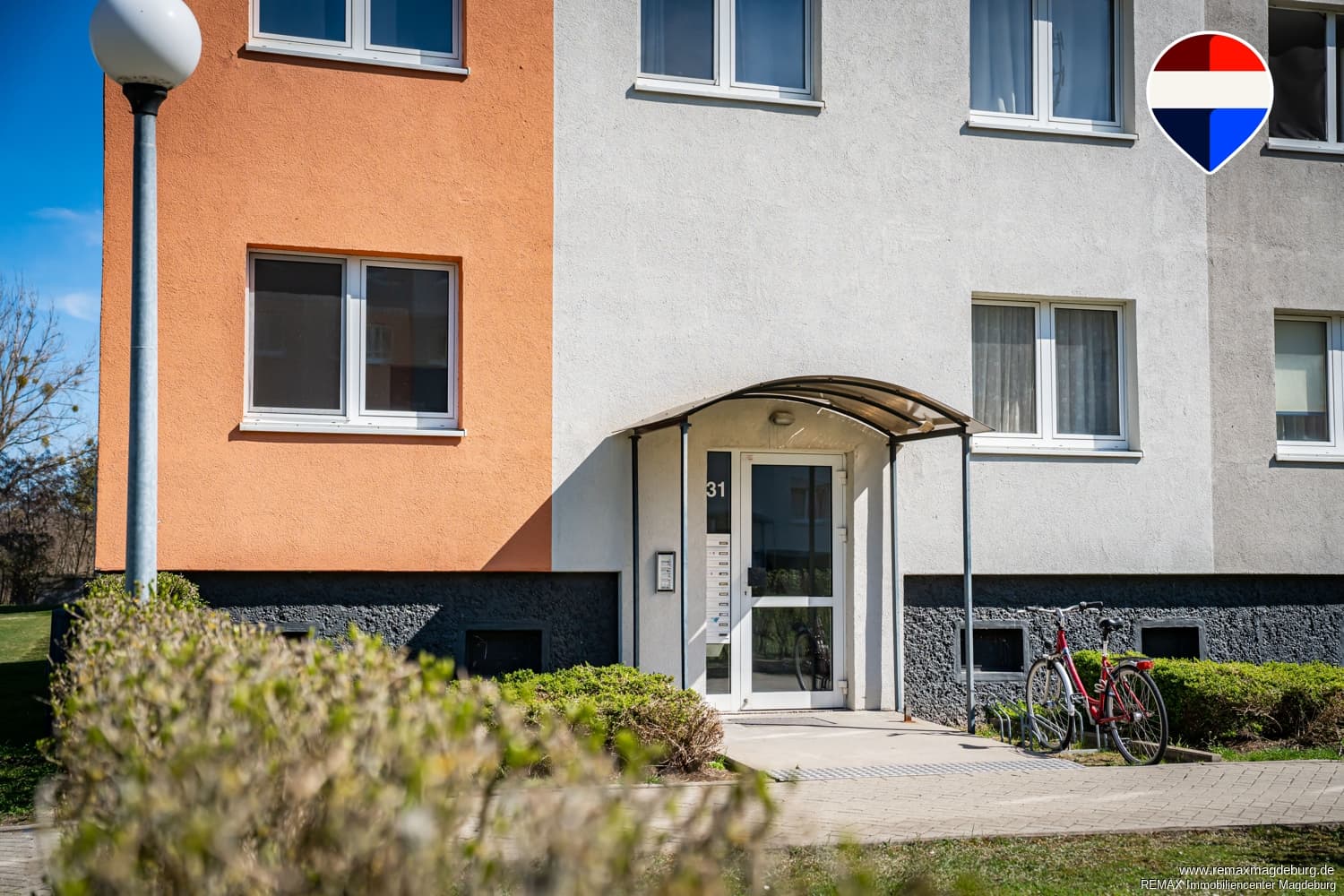 Kapitalanlage in Magdeburg-Herrenkrug: vermietbare 2-Zimmer-Hochparterrewohnung mit Balkon