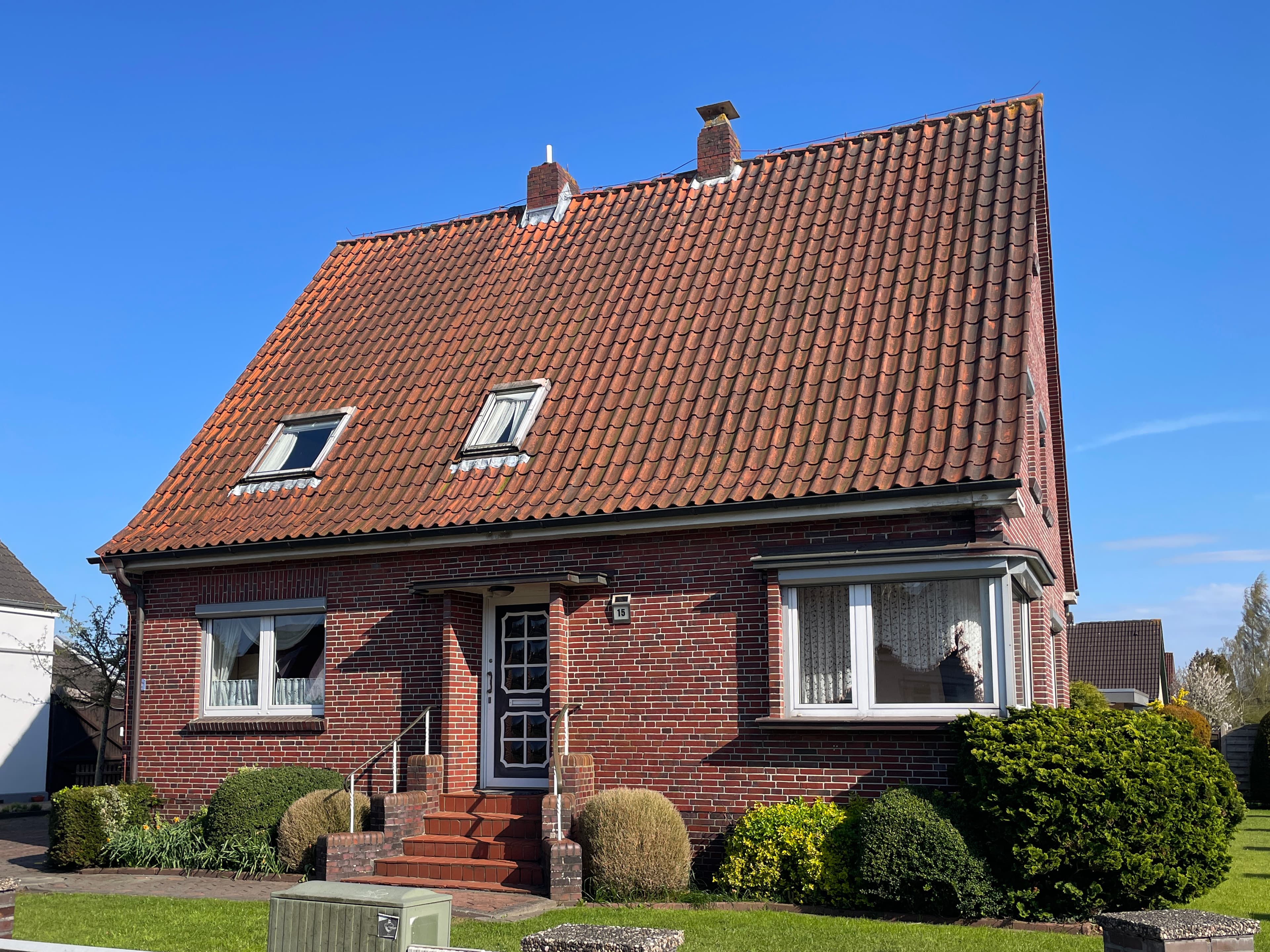 Ruhige Lage in Jever:  Charmantes Haus mit viel Nutzfläche und kleinen Schönheitsfehlern!