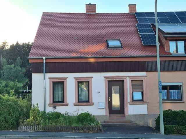 Hübsch renoviertes Einfamilienhaus in schöner Ortsrandlage von Brücken