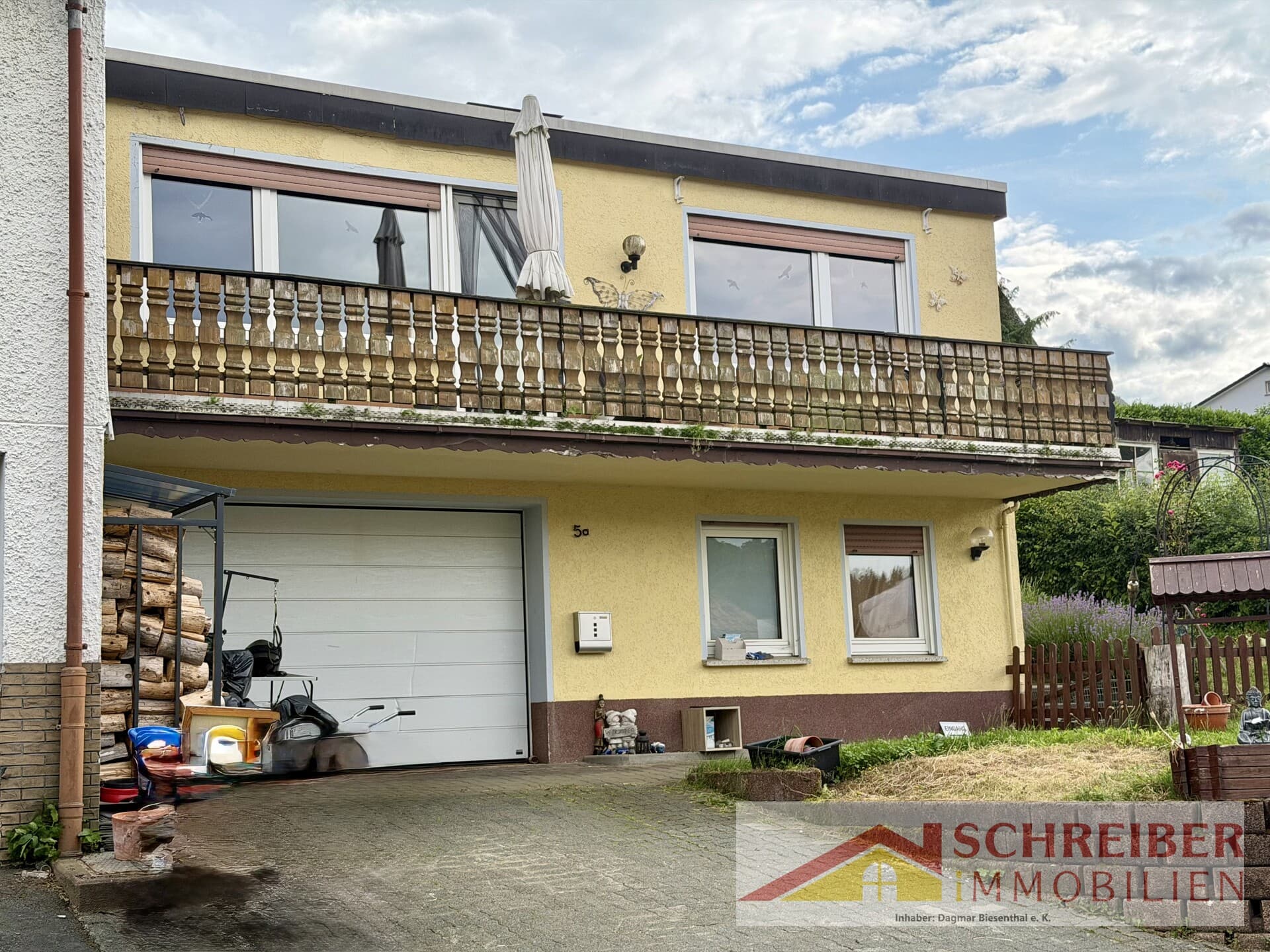Doppelhaushäfte mit Garage in Bad Laasphe zu verkaufen