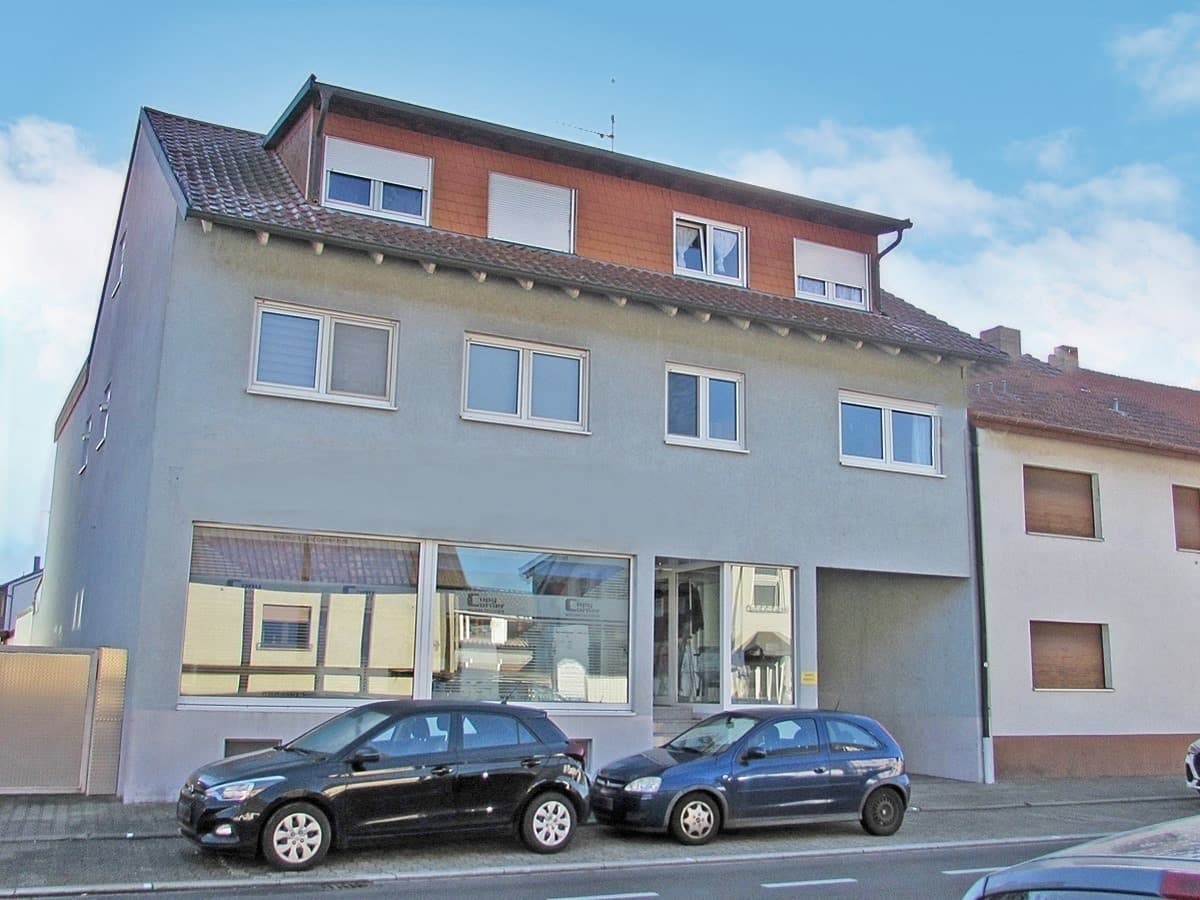 Für Kapitalanleger: Wohn- und Geschäftshaus mit vier von sechs Wohneinheiten in Hambrücken!