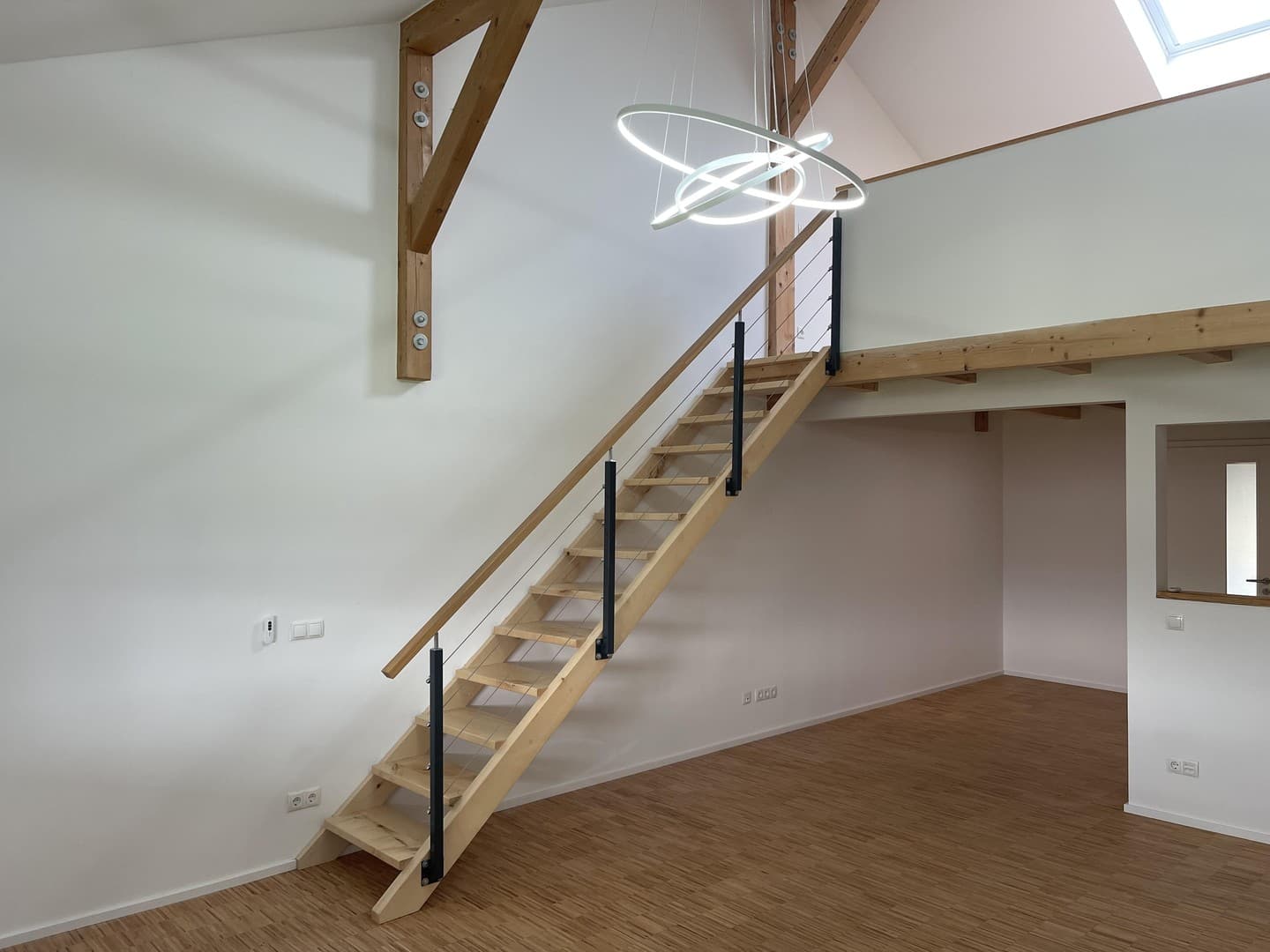 EXKLUSIVE FLÄCHE FÜR BÜRO, STUDIO, SCHULUNGSRAUM ODER KANZLEI
