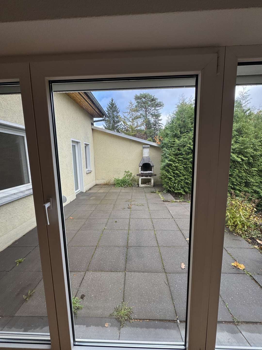 Leerstehendes Reihenendhaus: 100m² groß + ruhig im Grünen gelegen, Falkensee, nahe Potsdam + Berlin