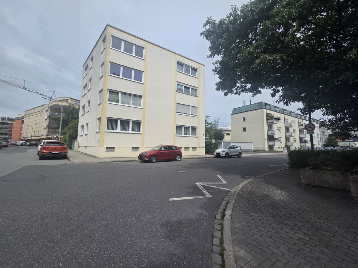 Charmante, sehr helle 2-Zimmer-Wohnung mit Garage direkt im Zentrum Weidens zu verkaufen!