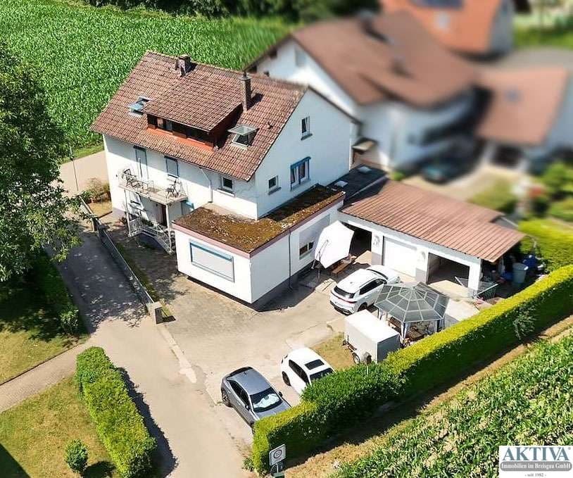 Dreifamilienhaus in Ortsrandlage in Gutach