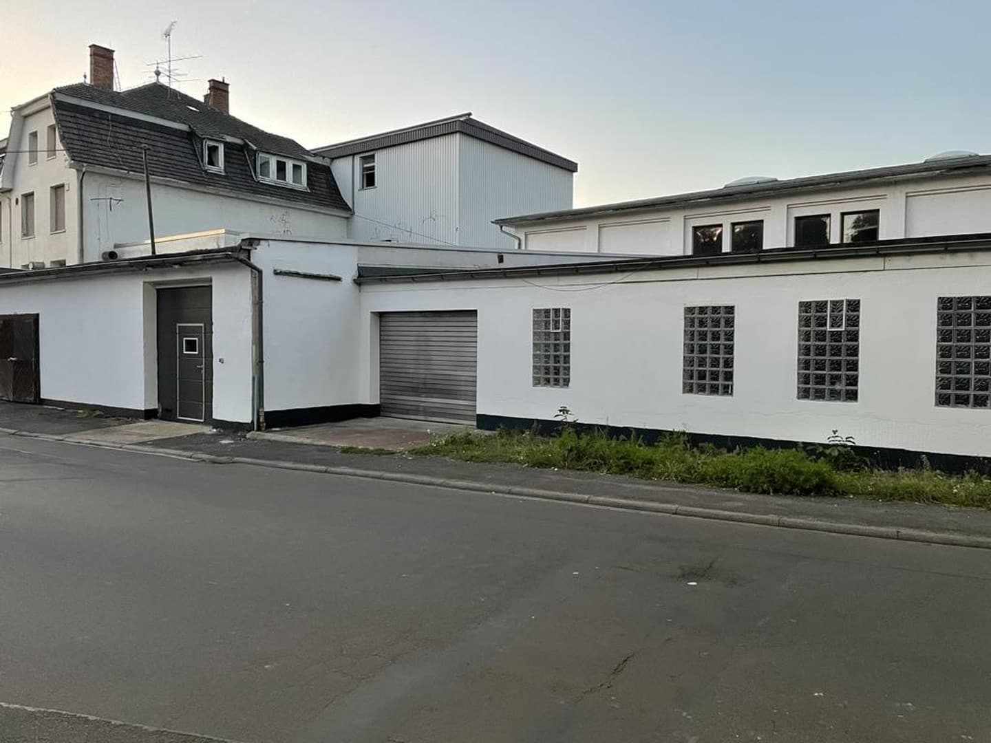 Gewerbeimmobilie in Lauterbach – 230 m² Büro + 1.680 m² Hallen-, Lager- und Bürofläche