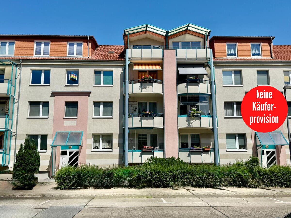 HORN IMMOBILIEN++ RESERVIERT! Neubrandenburg, 3-Raum Eigentumswohnung im EG mit Einbauküche und Balkonverglasung