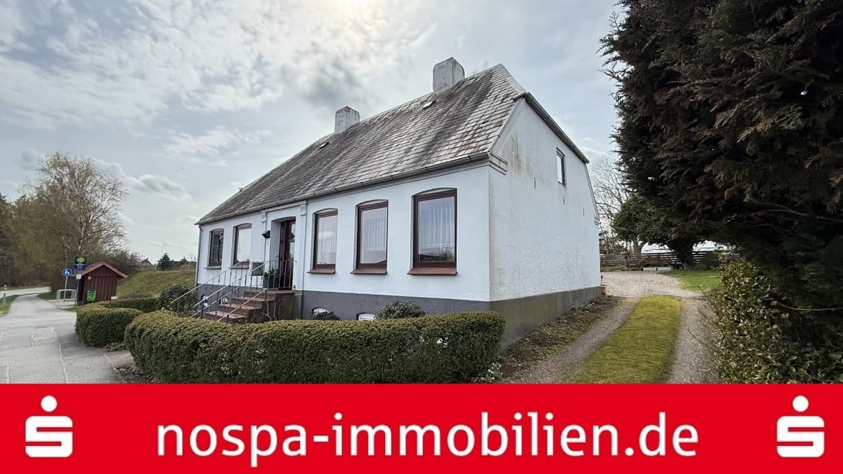 Großzügiges Grundstück mit einem sanierungsbedürftigen Haus