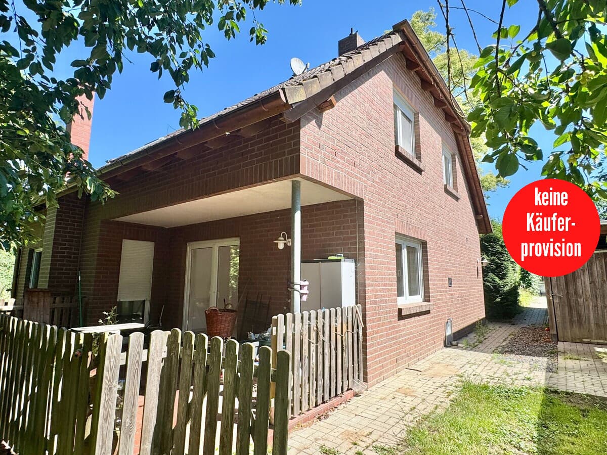 HORN IMMOBILIEN ++ tolles Grundstück mit Haus 7 Zimmer und Gästehaus in Quadenschönfeld / Möllenbeck