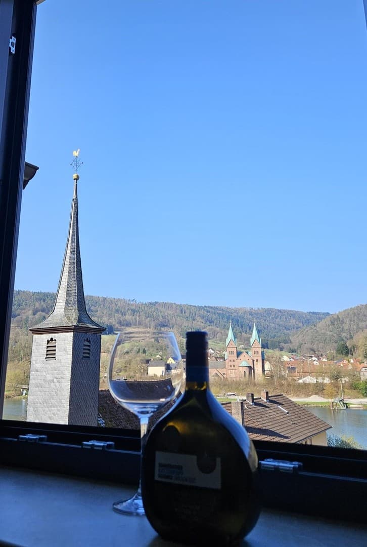 klimatisierte 92m² Dachwohnung mit Mainblick – sofort bezugsfertig & ruhig gelegen