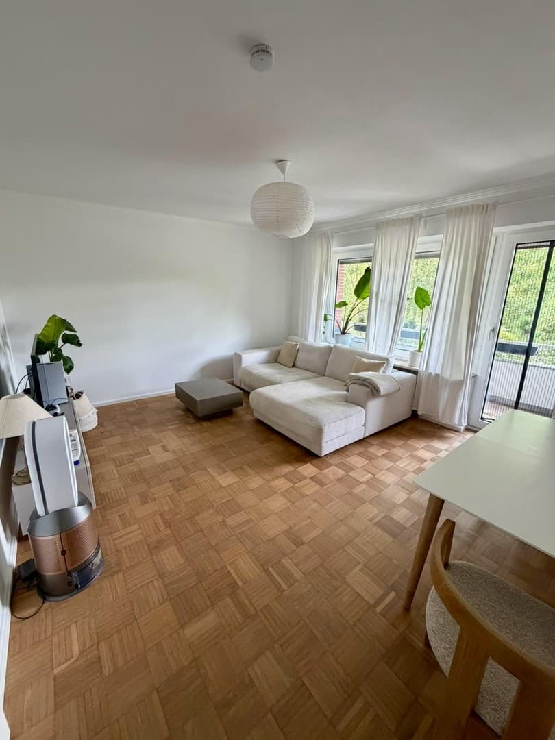 Renovierte 2,5-Zimmer Wohnung mit Balkon