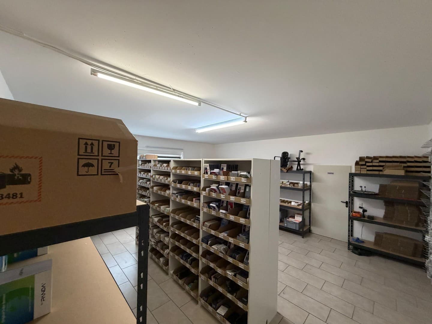 Stadecken-Elsheim LAGERBÜRORAUM IM EG