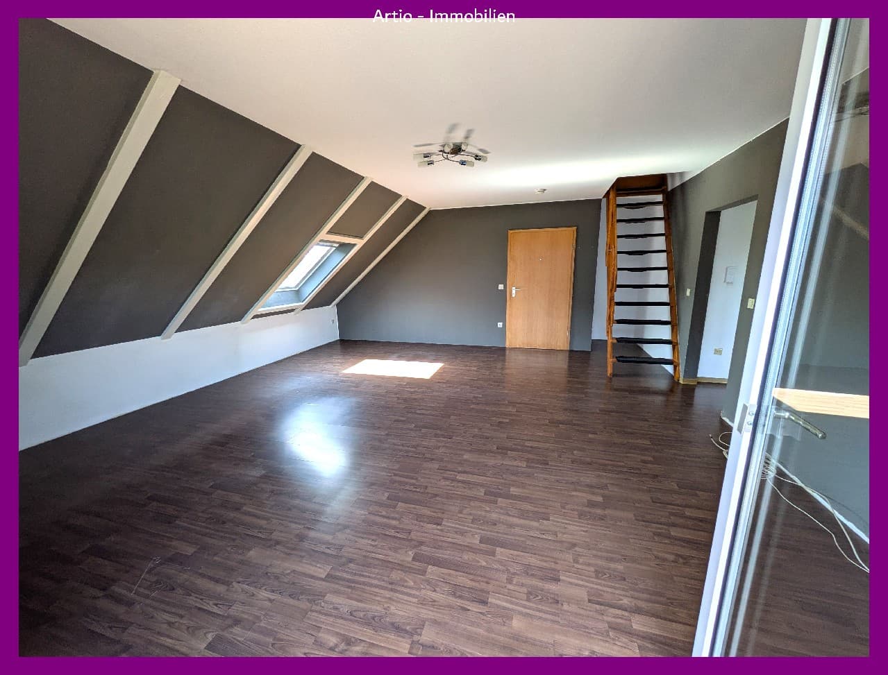 RESERVIERT! Maisonette im DG mit Balkon zur angenehmen Nordseite