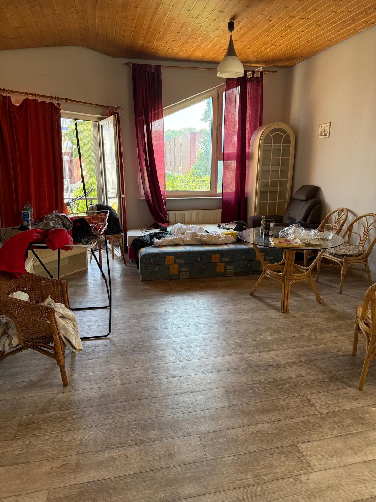 Monteurs / WG Wohnung mit 4 Zimmer gewerblich