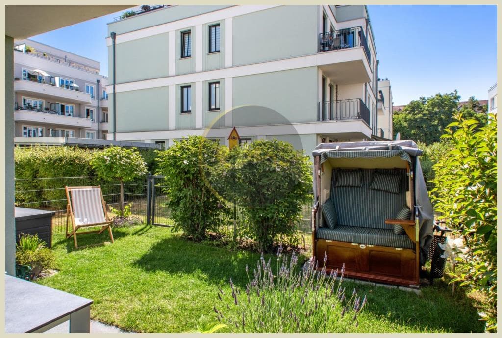 Stilvoll Wohnen in Zehlendorf: 4-Zimmer-Maisonettewohnung, Hell und modern, mit Balkon und Garten