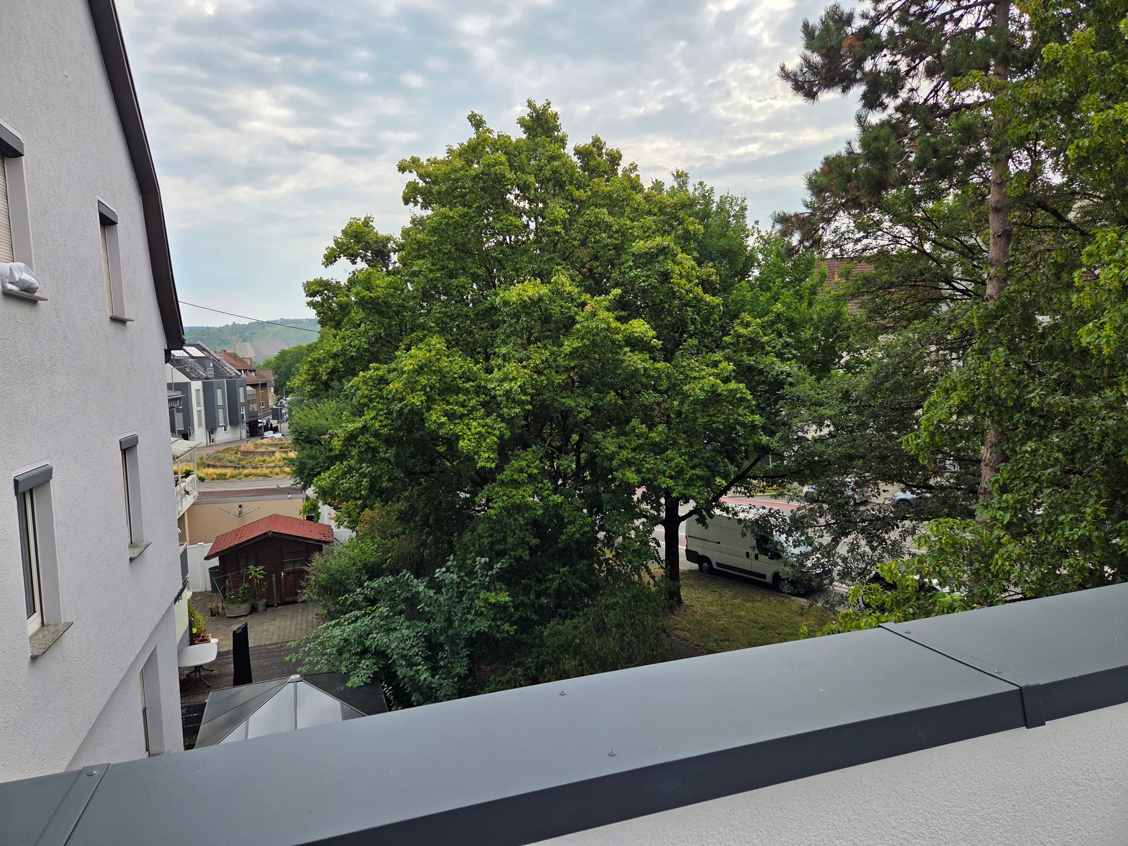 Sanierte helle und moderne Wohnung mit großer Terrasse