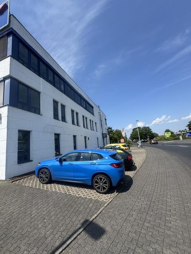 schöne helle Büroflächen Büro Buero 50-500 QM in zentraler Lage mit Parkplätzen und Aufzug