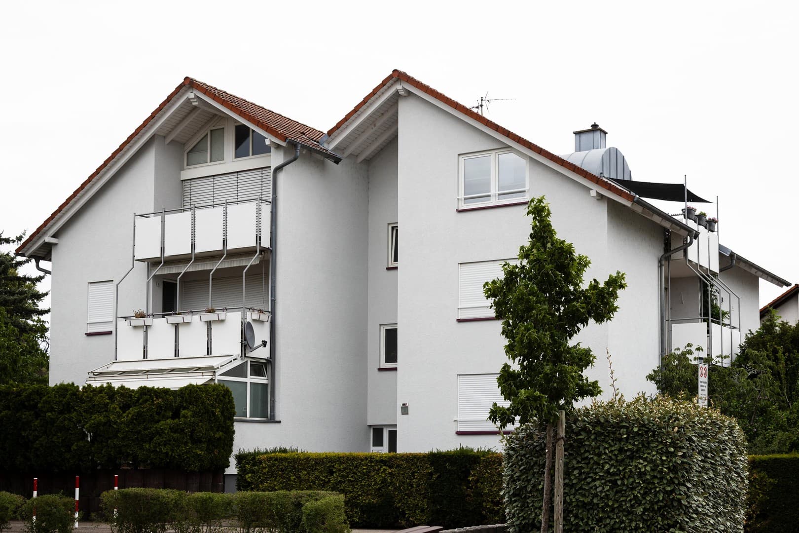 Helle 2-Zimmer-Dachgeschosswohnung mit Loggia – in gepflegtem Mehrfamilienhaus