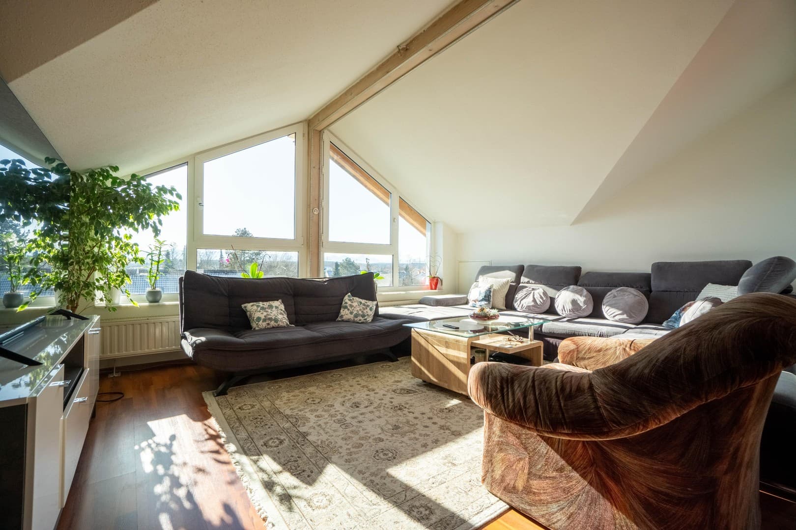 3-Zimmer-Dachgeschosswohnung mit Bergblick