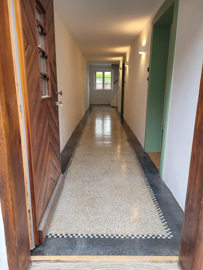 Großzügiges Doppelhaus in liebevoll saniertem Bauernhaus mit historischem Flair in Fuchstal/Leeder