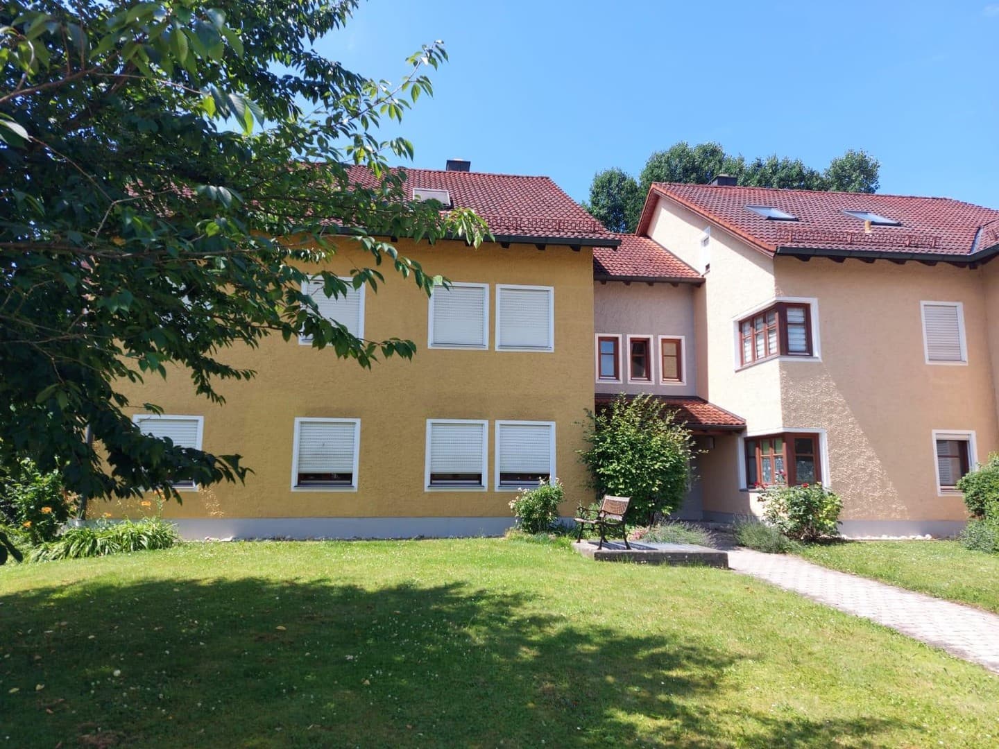 Wunderschöne Dachgeschosswohnung mit viel Platz im Herzen von Ruhstorf