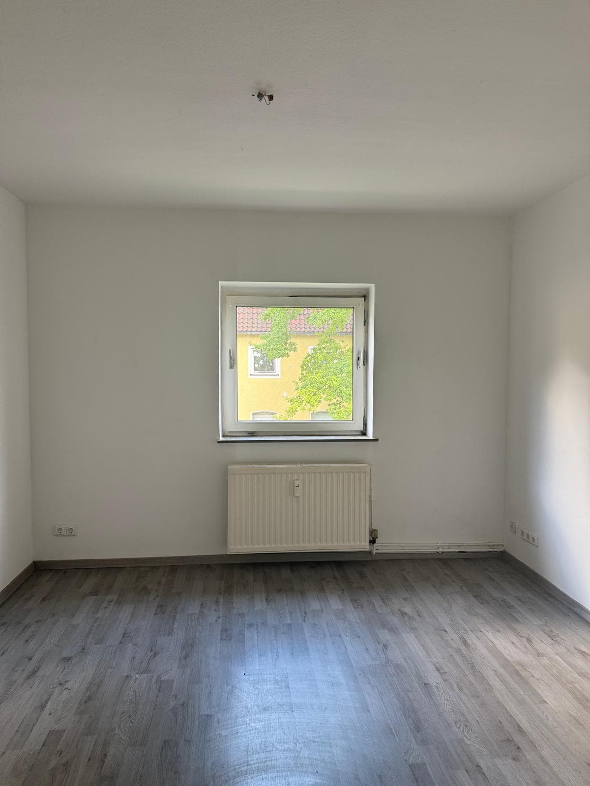 Hell, geräumig, einladend - 4-Zimmer im 1. Obergeschoss