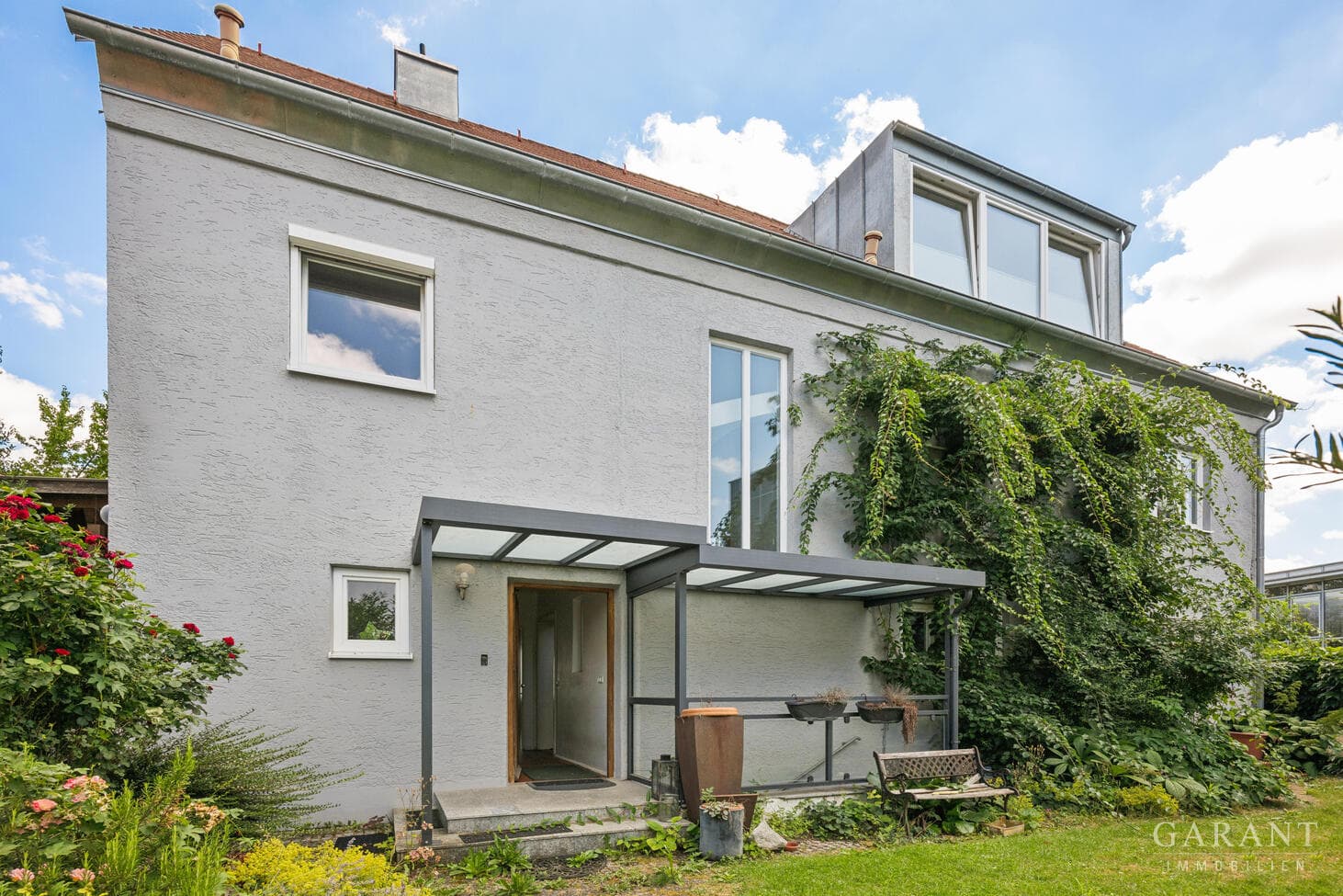 Großzügiges Familienanwesen in bester Innenstadtlage - ca. 300 qm Wohnfläche & maximale Ruhe