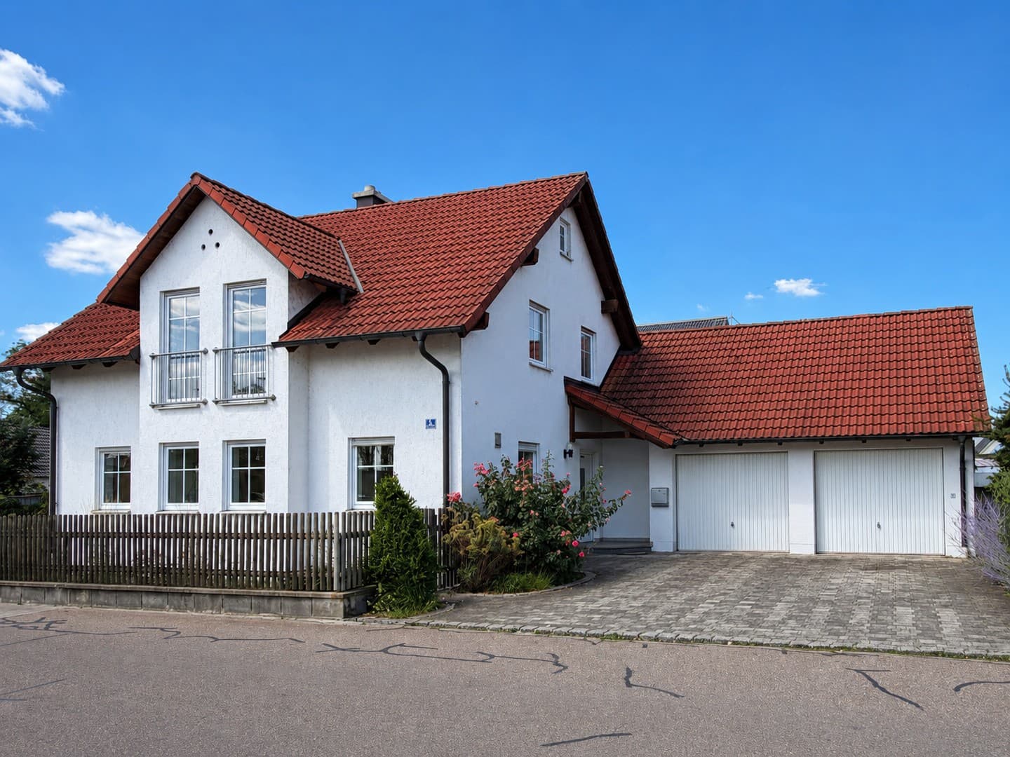 1-Familienhaus in 93333 Neustadt/Do (BJ 2003), 120m² Wohnfläche, 532m² Grund und Doppelgarage