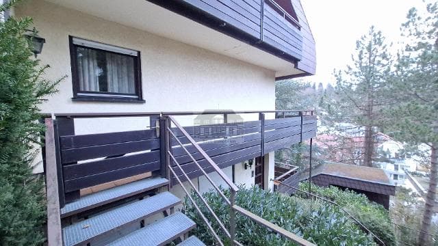 Einfamilienhaus in Halbhöhenlage