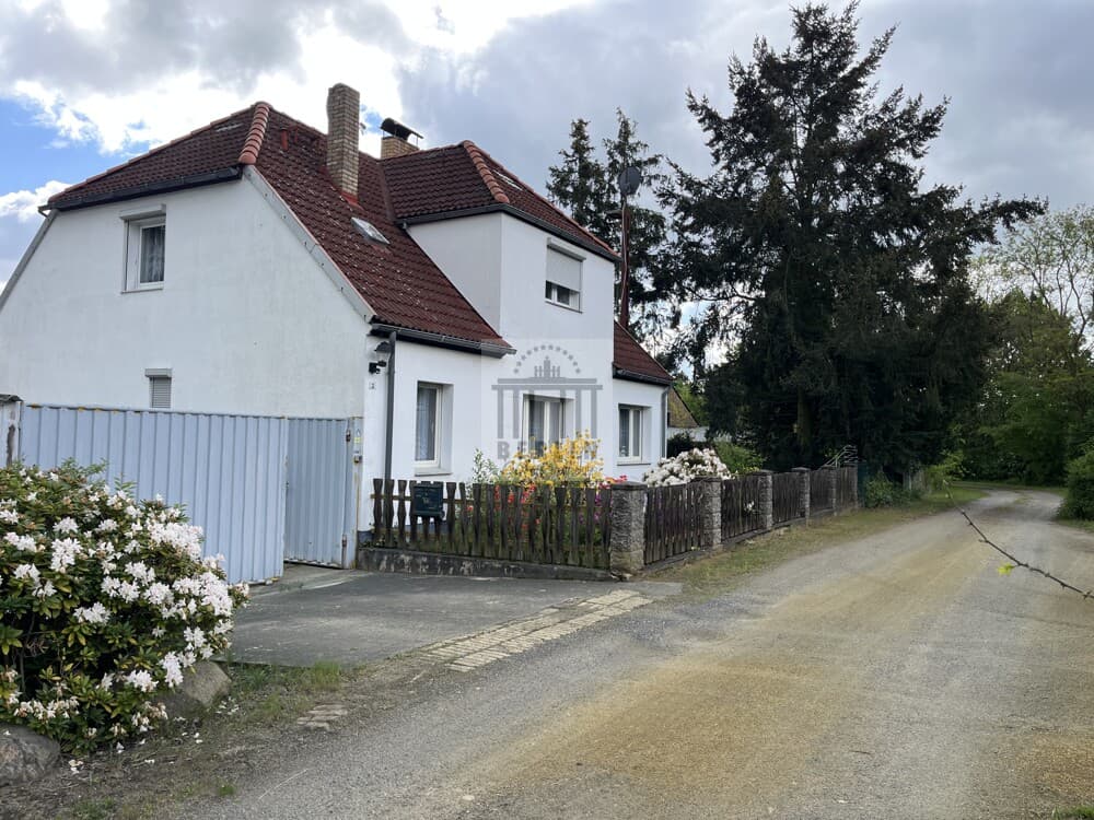 Großzügiges Familienhaus mit Charakter und Entwicklungspotenzial