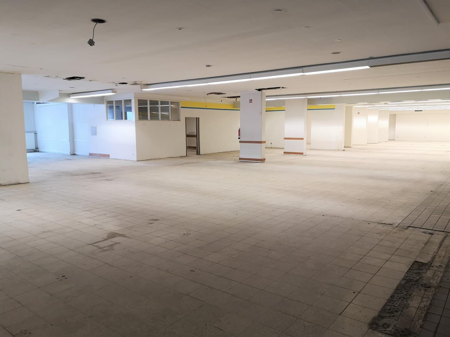 Flexible Gewerbefläche mit 1.050 m², 35 Stellplätzen – Ideal für Fitness, Gesundheit, Einzelhandel