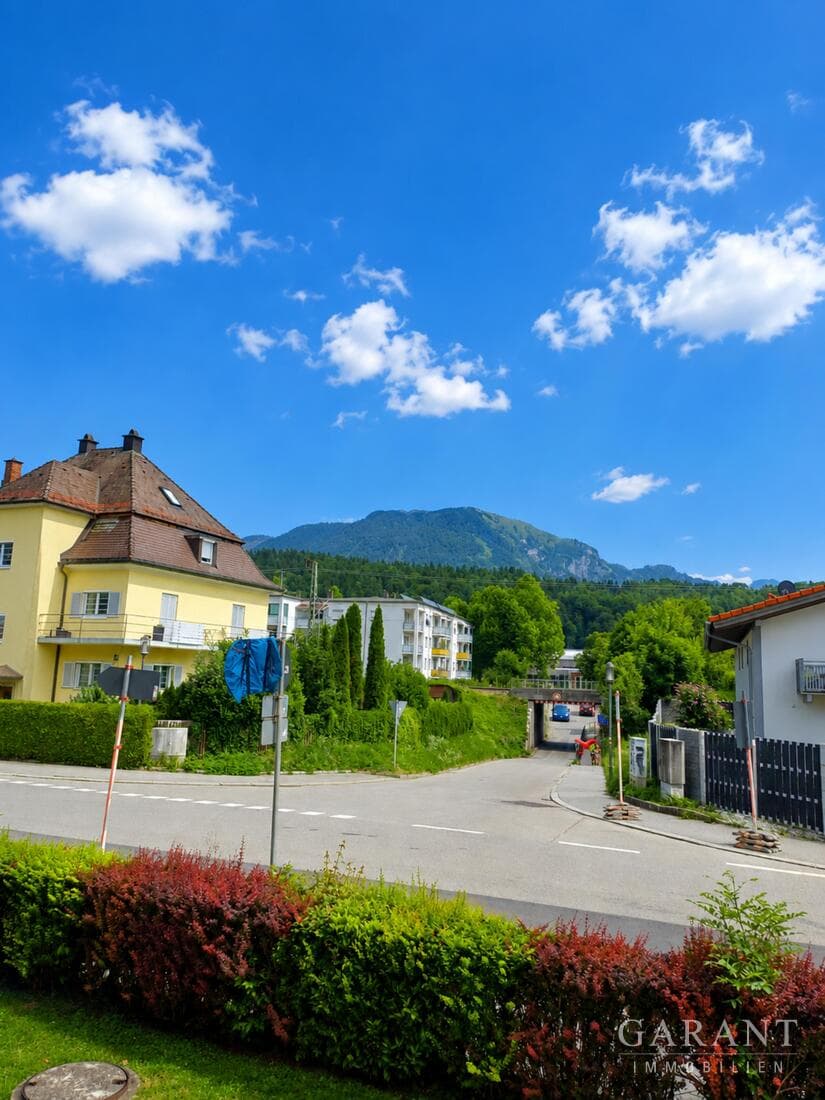 Andere haben Nachbarn. Du hast Bergblick.