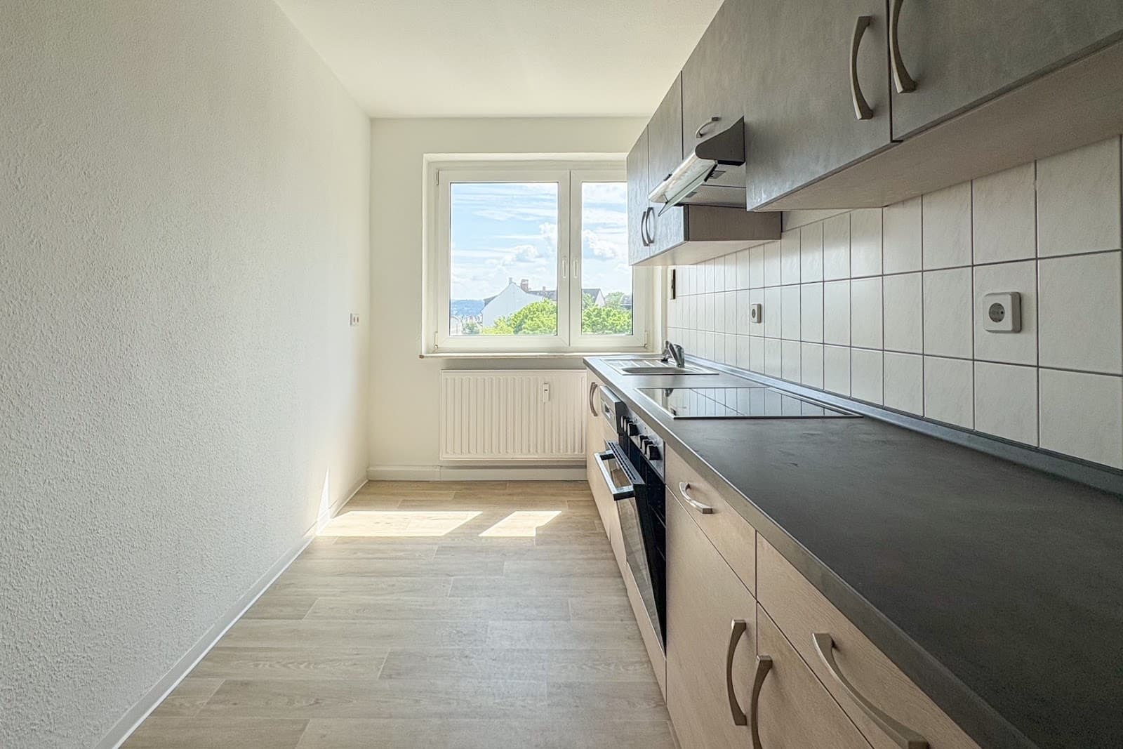 Dein neues City-Home mit Einbauküche – einziehen & durchstarten!