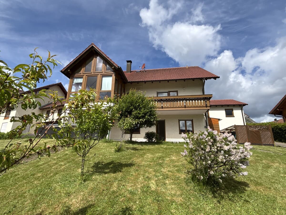 Wohnen wo andere Urlaub machen!
EFH mit Einliegerwohnung in Weisenbach!