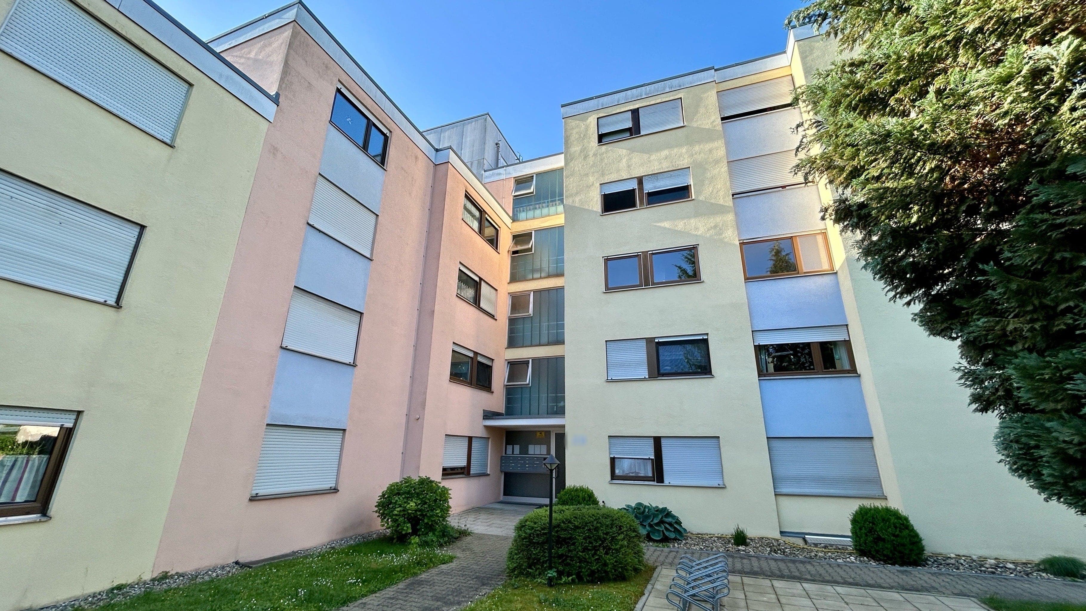 Renovierungsbedürftige Wohnung mit Balkon und viel Potenzial!
