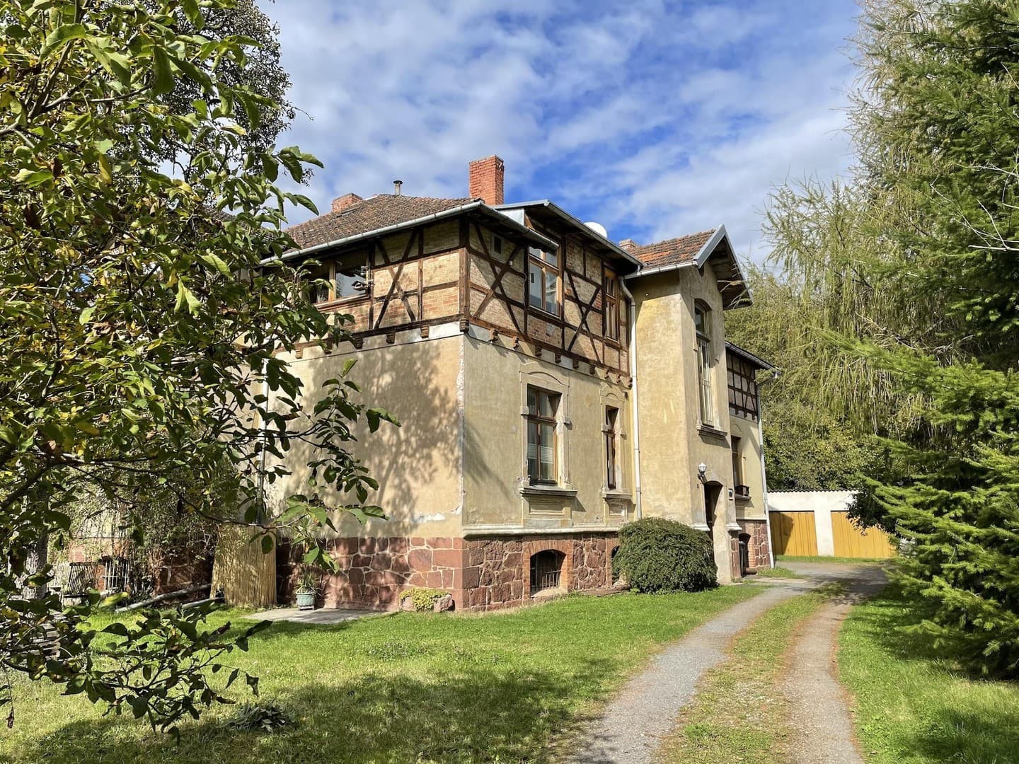 Idyllische Villa/Mehrfamilienhaus in grünem Erholungsort (Harz) - mit Ausbau-/Investmentpotential
