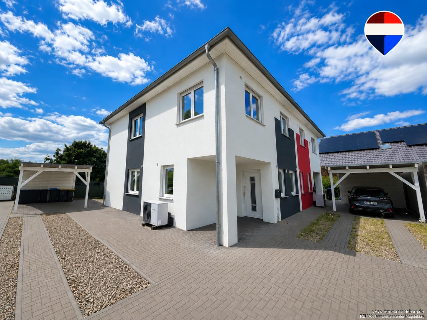 Moderne Haushälfte mit großzügigem Raumkonzept und hochwertiger Ausstattung