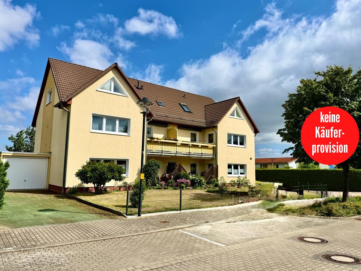 HORN IMMOBILIEN++RESERVIERT Neubrandenburg, schöne 3-Raum Eigentumswohnung mit Carport, Einbauküche und Balkon
-nicht vermietet-