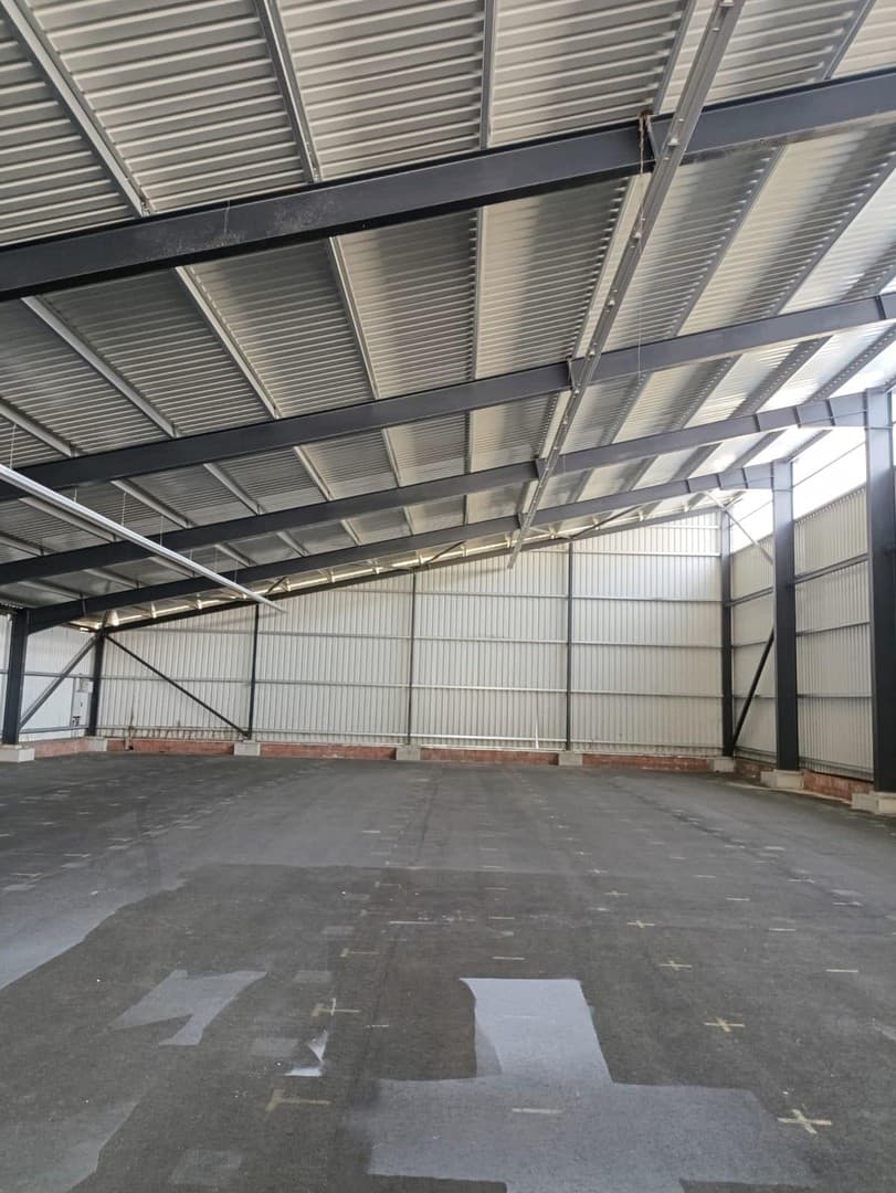 Moderne Kalthalle im Gewerbepark Hunderdorf – Halle 20