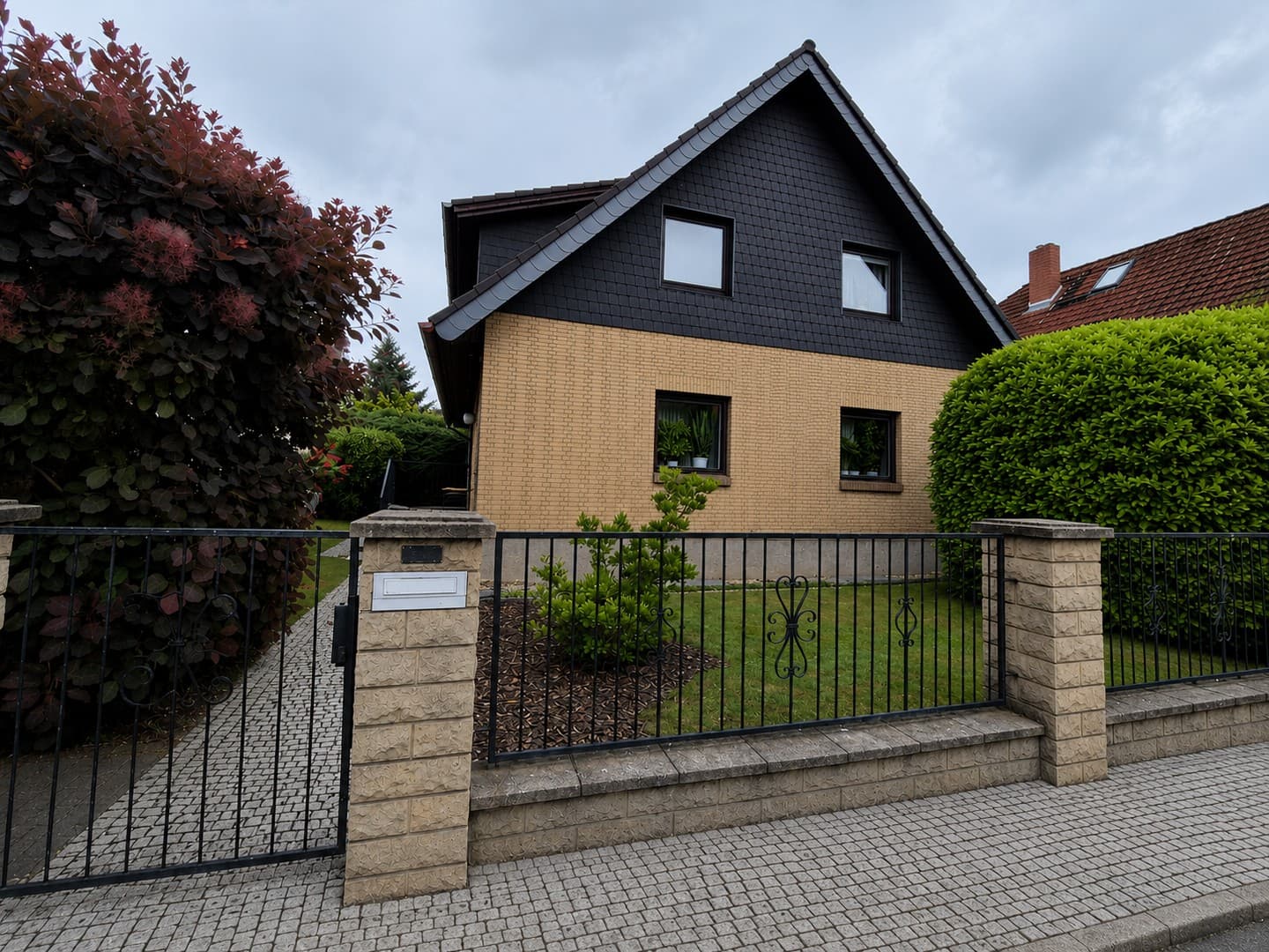 Haus Straßenansicht