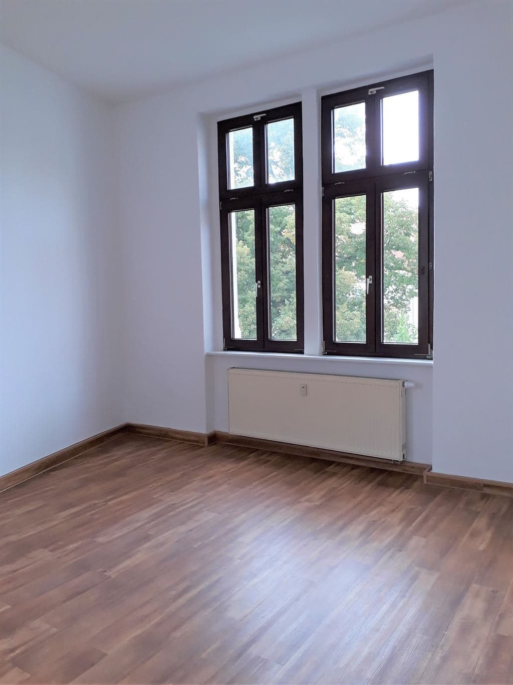 Attraktive 3-Zimmer-Wohnung im 2.OG mit Tageslichtbad nahe dem Dom in Wurzen!