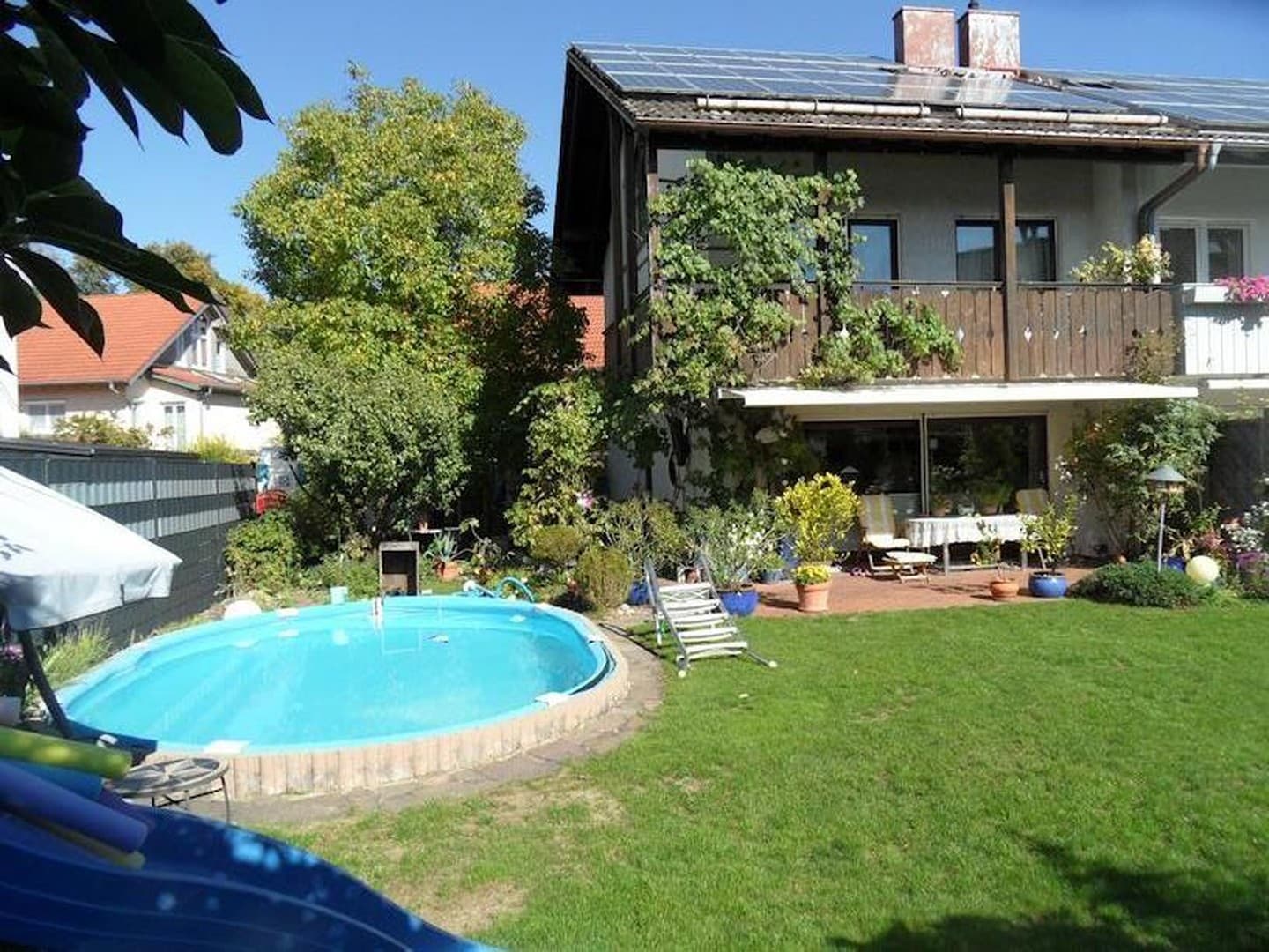 DHH mit Energie-Autarkie Eignung & Pool, Exklusives Wohnerlebnis - provisionsfrei