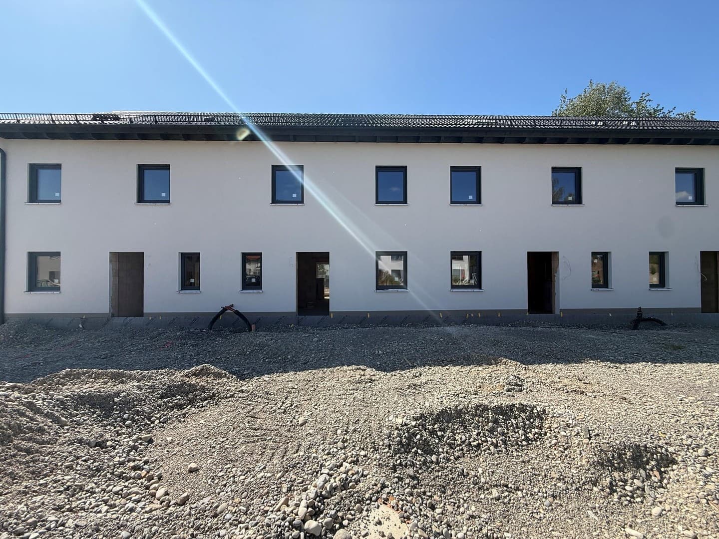 Neubau KFW 40-QNG Plus Reiheneckhaus im Ortskern von Dettingen