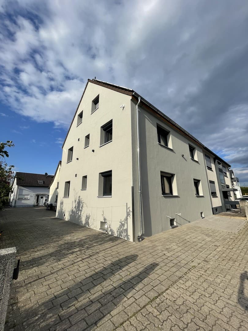 Solide Kapitalanlage mit Zukunft 7,4% Rendite— Mehrfamilienhaus und Baugrundstück in einem Paket